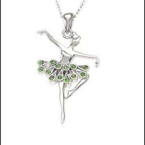 🌟NWT Ballerina Necklace